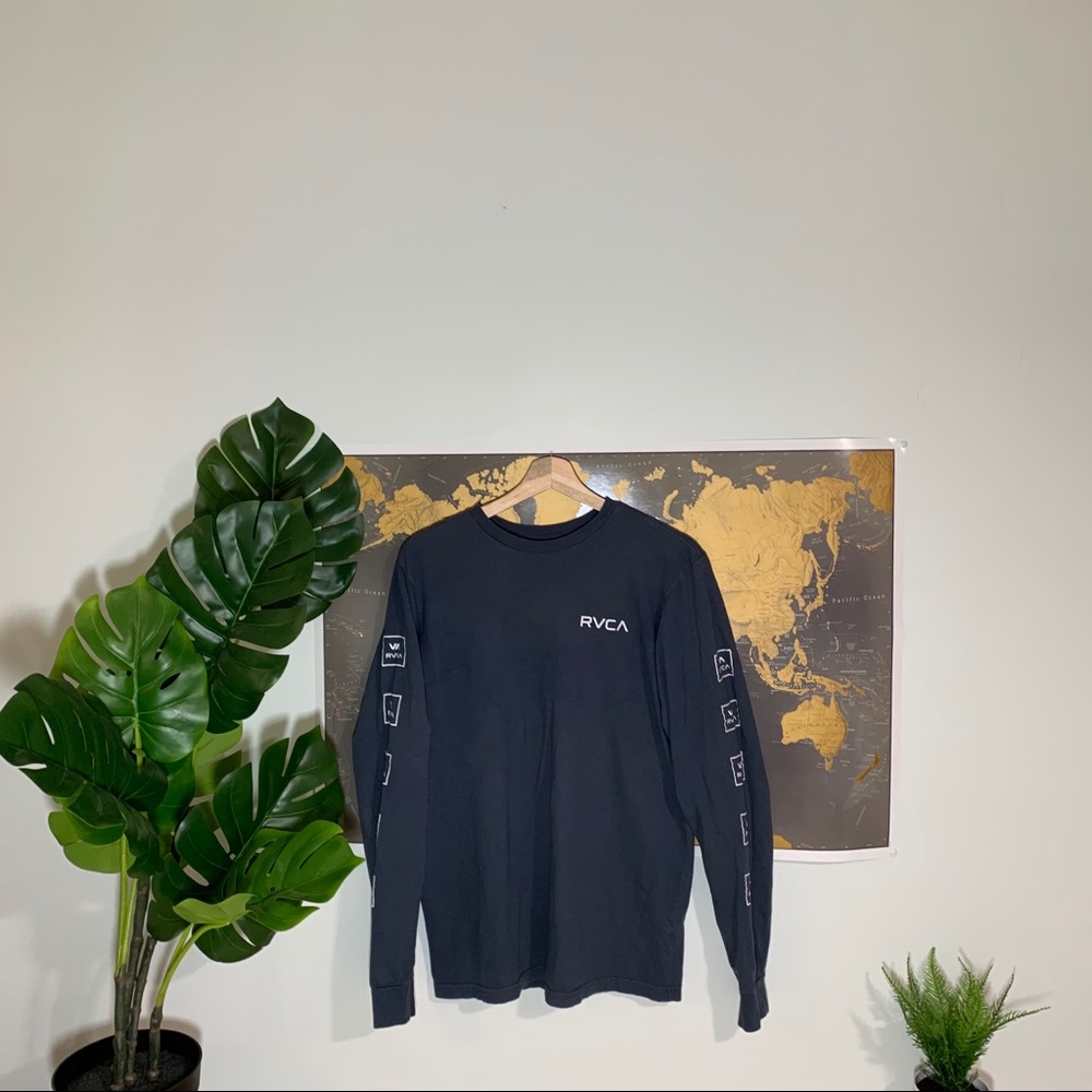 Cool long sleeve surf shirt